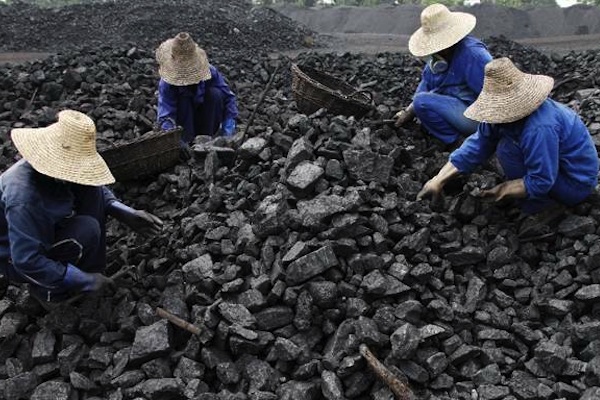 China suspende 104 centrales de carbón en 13 provincias