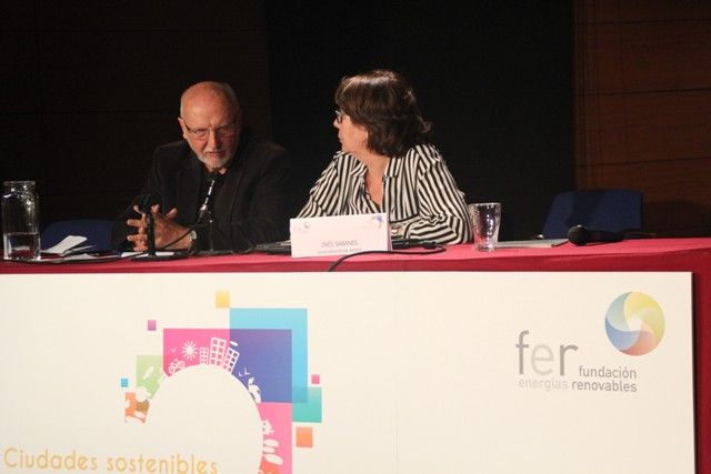 Las ciudades deben asumir el liderazgo del cambio de cultura energética, dice la Fundación Renovables