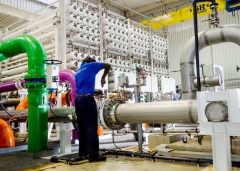 Abengoa se desprende de su parte de la planta desaladora de Ghana