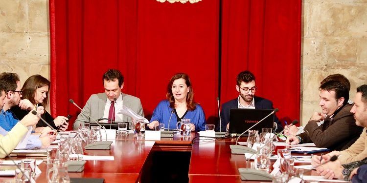 La Ley de Cambio Climático de Baleares apuesta por usar solo energías renovables