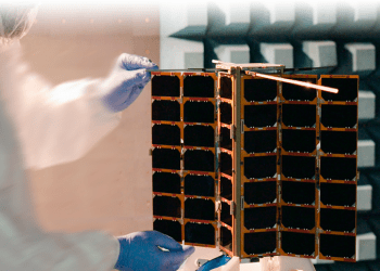 Paneles solares para satélites