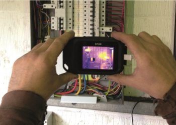 La cámara termográfica C2 y el medidor de tenazas CM174 FLIR