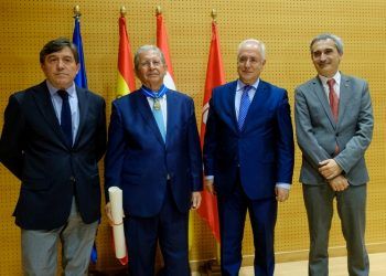 presidente del Grupo CLH Merito Civil