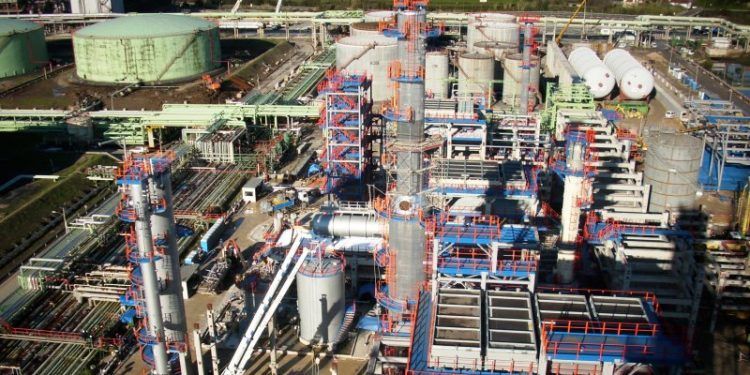 Duro Felguera contratos con Repsol-Petronor
