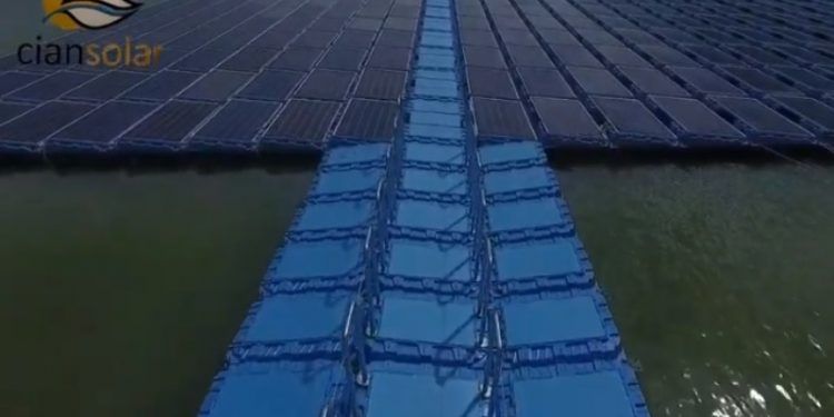 Ciansolar fotovoltaica sobre agua