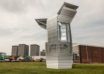 Foto: Diario de Madrid. Torre antipolución de un país europeo.