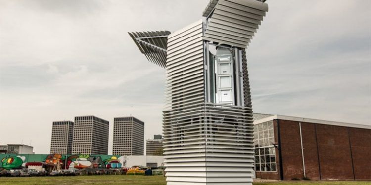 Foto: Diario de Madrid. Torre antipolución de un país europeo.