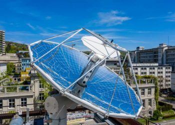 Prueban con éxito una mini-refinería solar que produce hidrocarburos a partir de luz y aire