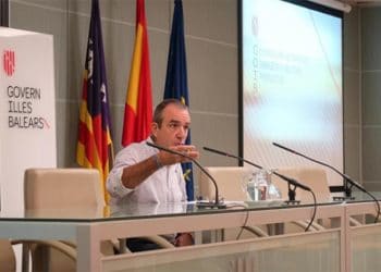 Juan Pedro Yllanes, conseller de Transición ENergética, ha presentado el proyecto de creación de comunidades locales de energías renovables.