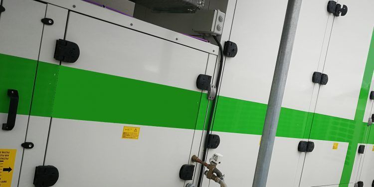 Este sistema produce aire acondicionado a partir de energía solar