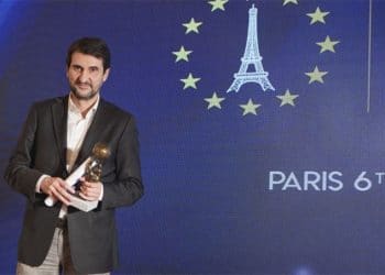 Henri Audidier, director de Saunier Duval en Francia, recogiendo el premio.
