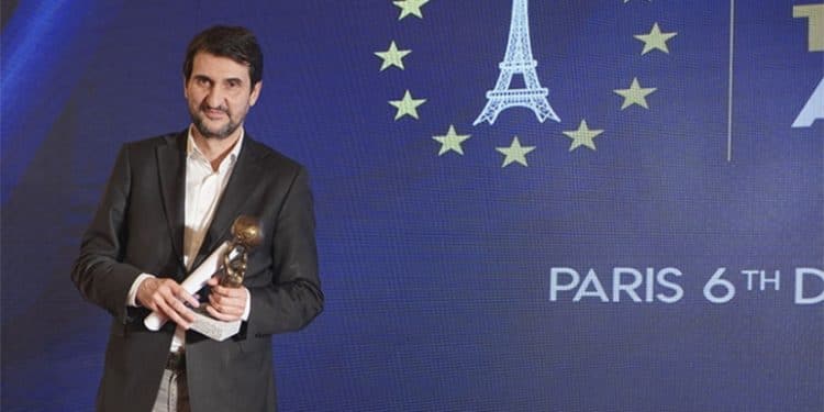 Henri Audidier, director de Saunier Duval en Francia, recogiendo el premio.