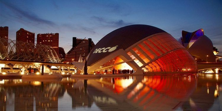 Valencia tiene experiencia en el ahorro que supone el alumbrado de alta eficiencia energética.