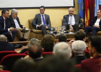 Juan Carlos Campo, Fernando Ferrando, Ignacio Aybar, Juan Carlos Aguilera y Manuel Rico. Jornada sobre Fotovoltaica en Asturias.