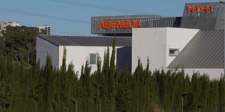 Exterior del complejo de Abengoa Water en Dos Hermanas. Foto: Agencia EFE.