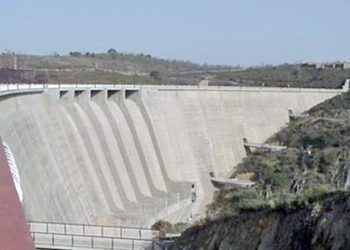 MITECO ha activado la construcción de una central hidroeléctrica de gestión pública en la presa de Irueña (Salamanca).