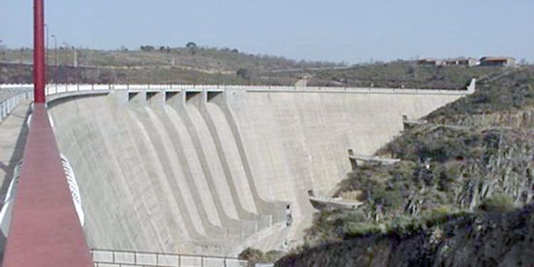 MITECO ha activado la construcción de una central hidroeléctrica de gestión pública en la presa de Irueña (Salamanca).