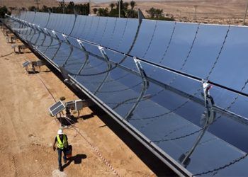 Espejos parabólicos en el sitio de investigación de la empresa de energía solar Brenmiller Energy cerca de Dimona. Foto:Noticias de Israel (crédito de la foto: NIR ELIAS / REUTERS).