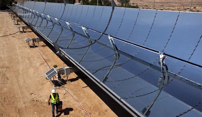 Espejos parabólicos en el sitio de investigación de la empresa de energía solar Brenmiller Energy cerca de Dimona. Foto:Noticias de Israel (crédito de la foto: NIR ELIAS / REUTERS).