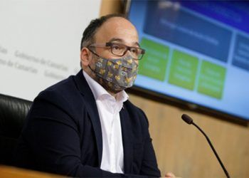 José Antonio Valbuena, consejero del Área de Transición Ecológica de Canarias, ha anunciado nuevas estrategias de energías renovables marinas y de generación térmica convencional.