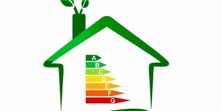 MITECO abre consulta pública para actualizar la certificación energética de edificios.