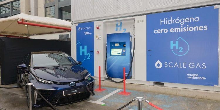 Así es la primera estación de repostaje para coches de hidrógeno de 700 bares de España