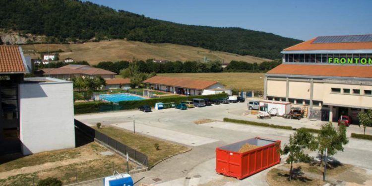 Red de calor con biomasa en Ultzama, Navarra, para calentar edificios de uso público. Cuentan con un plan de ordenación de sus recursos forestales.