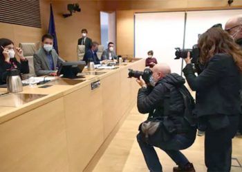 La presidenta de la CNMC explica en el Congreso el porqué de la subida del precio de la luz de enero. FOTO: Europa Press.