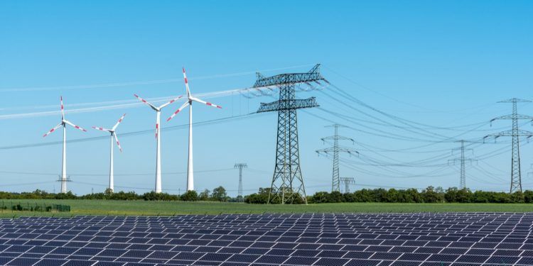 El uso de la energía renovable en 2020 supera en casi el 50 % al de 2019
