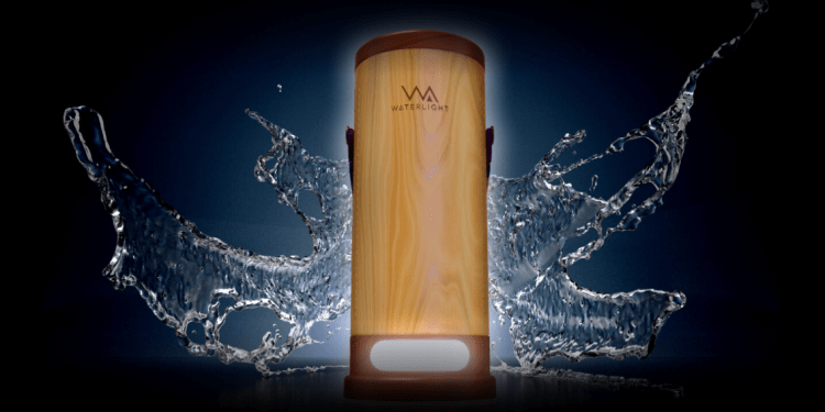 Waterlight, una linterna inalámbrica que convierte el agua salada en electricidad