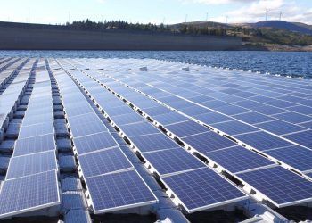energía solar flotante