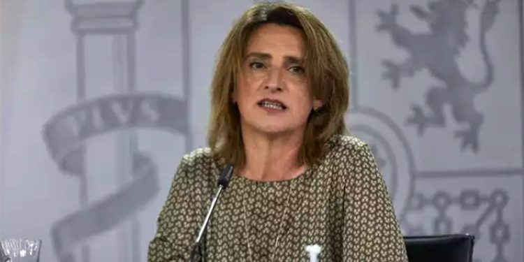Vicepresidenta Teresa Ribera y CCAA trabajarán en la Planificación de la red eléctrica y en el plan de las renovables.