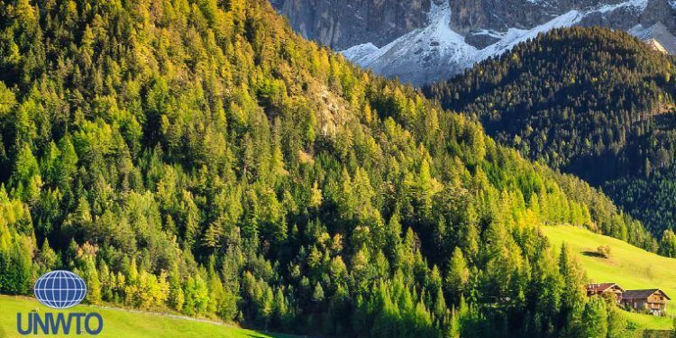 "Recommendations for the Transition to a Green Travel and Tourism Economy". Desarrollado por la OMT (UNWTO) y el grupo de trabajo de turismo del G20 con ocasión de la presidencia de Italia en 2021.