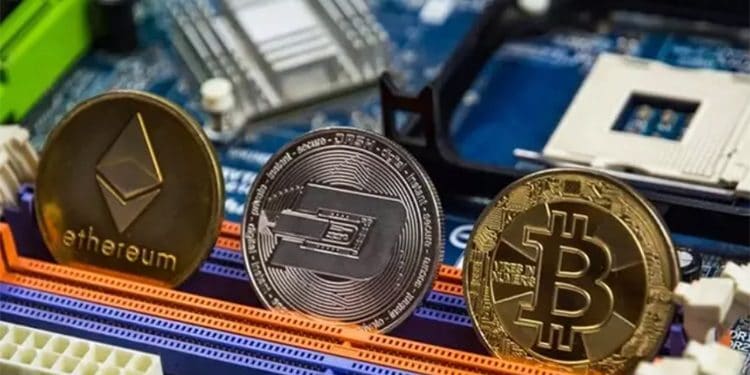 Criptomonedas. Representación de: ethereum, dogecoin y bitcoin. Foto: Europa Press.