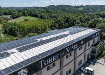 Instalación fotovoltaica en la planta de Torre de Núñez en Conturiz, Lugo