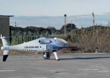 Transportes prueba el uso de drones para controlar las emisiones de los buques en EL Estrecho