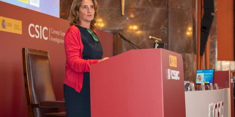 España se posiciona ante el precio de la electricidad y pide salir del sistema europeo.