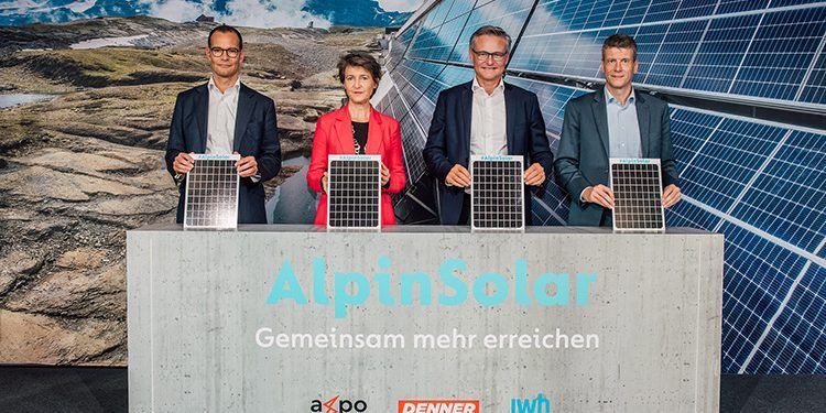 En la inauguración de AlpinSolar han intervenidos la ministra suiza de Energía y los respectivos CEO de Axpo, IWB y Denner.