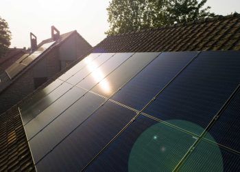 Ocho de cada 10 españoles valora instalar paneles solares de autoconsumo en dos o tres años