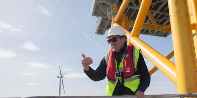 gnacio Galán, presidente de Iberdrola, en el parque eólico marino de West of Duddon Sands.