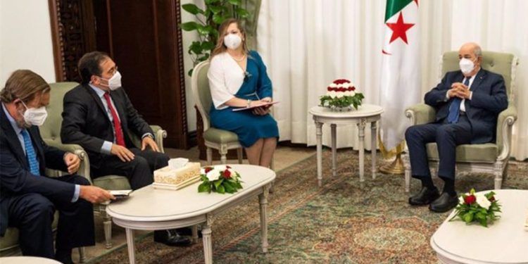 Reunión de la delegación española con el presidente de Argelia, Abdelmayid Tebune.