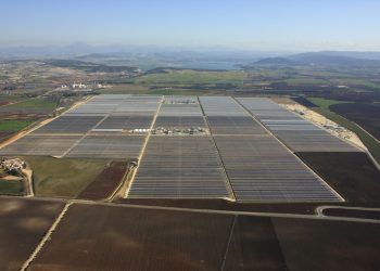 SENER inaugura la primera planta híbrida (termosolar y fotovoltaica) de España