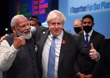 Boris Jonhson, primer ministro británico, y Narenda Modi, primer ministro de la INdia, durante la COP26. Foto: Jeff J Mitchell/PA Wire/dpa.