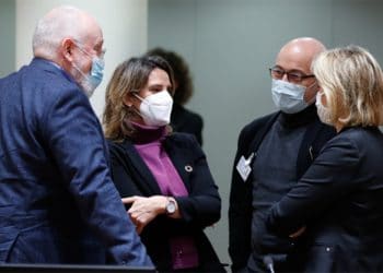 LA vicepresidenta pide avanzar en una transición justa y equilibrada