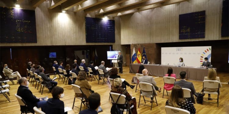 Anuncio de inversión en Canarias para la transición energética.