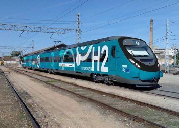 Iberdrola y CAF firman un acuerdo para poner en funcionamiento un tren de hidrógeno verde