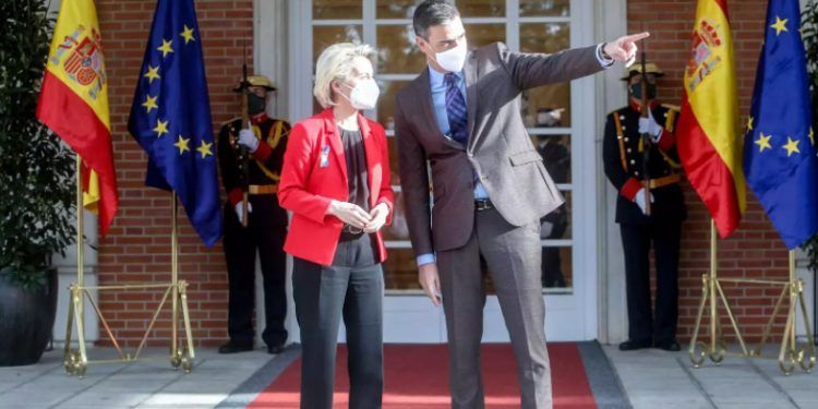 Von der Leyen y Sánchez se reúnen para hablar de la dependencia del gas ruso