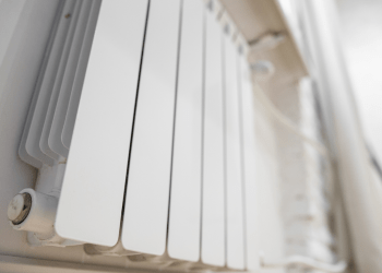 El MITECO lanza a información pública el programa de ayudas a proyectos de redes de calor y frío a partir de renovables