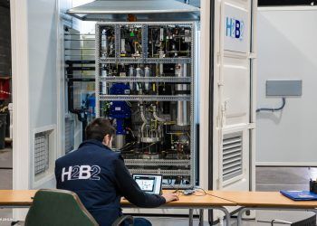 H2B2 construirá las dos primeras estaciones de servicio de hidrógeno renovable de Colombia