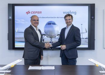 Cepsa y Vueling se alían para impulsar la aviación sostenible